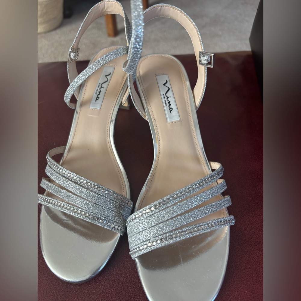 Nina Glittering Silver Sandals